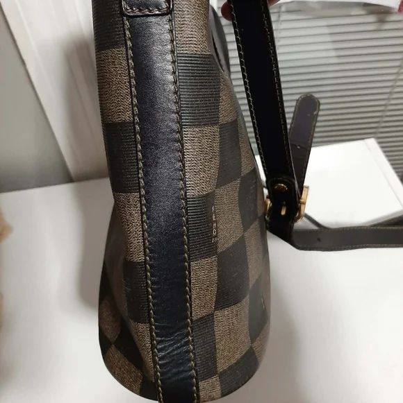 FENDI Vintage/Retired 1994 Pequin Daimer Shoulderbag - Picture 11 of 16